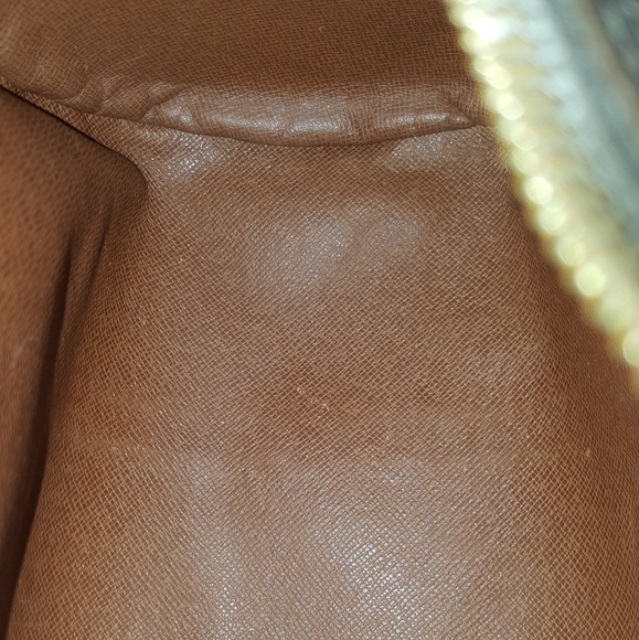 Authentic Louis Vuitton Papillon 26 - Picture 6 of 8